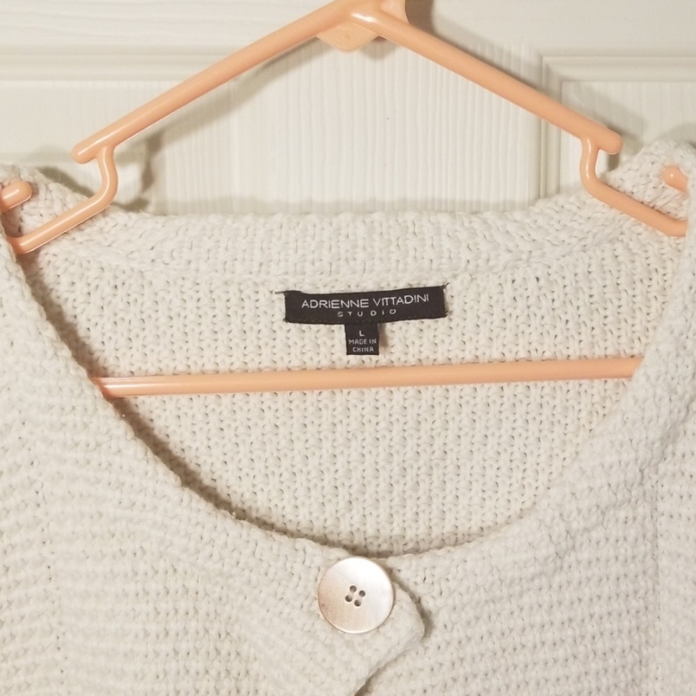 Adrienne Vittadini cream one button knit sweatwr